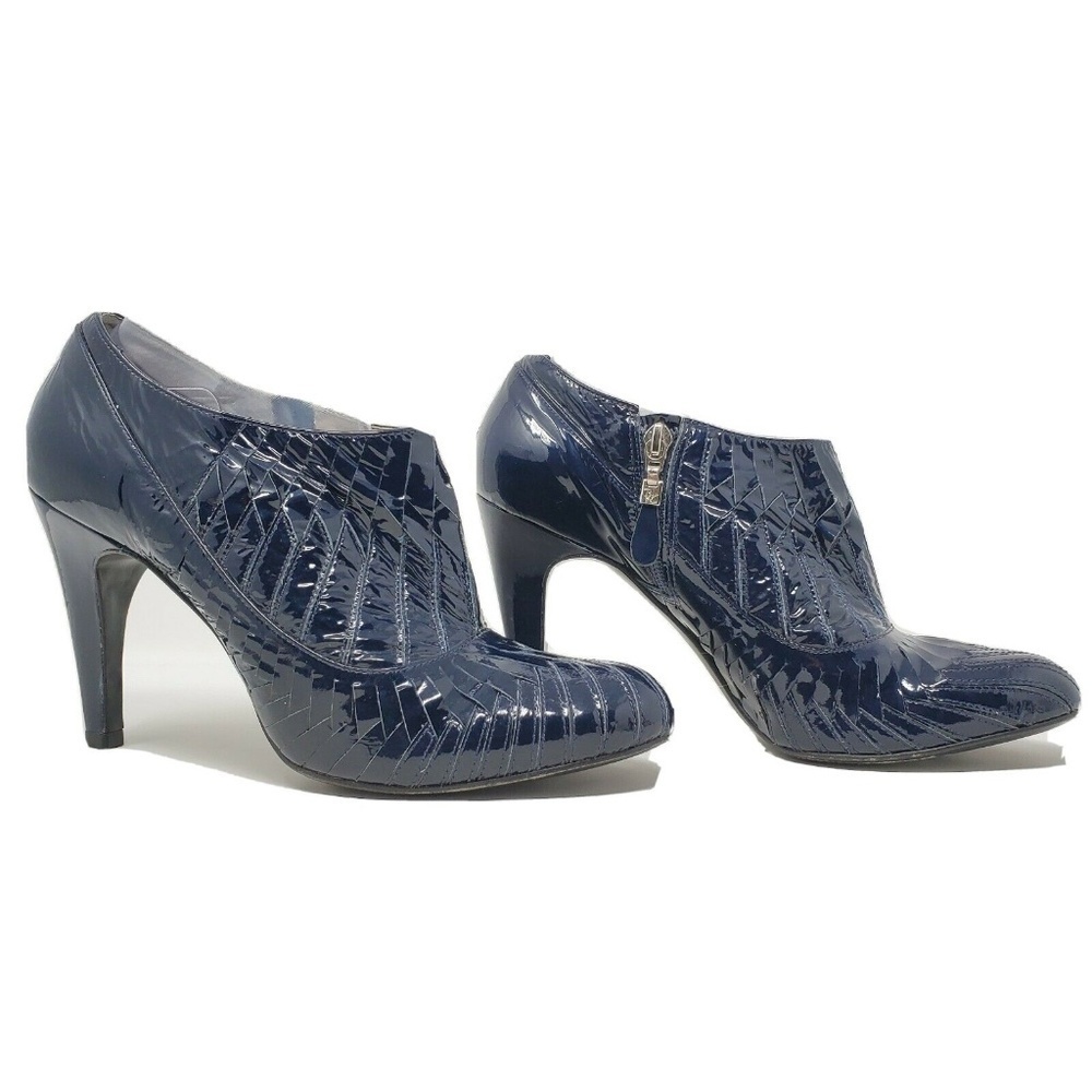 Pour La Victorie Patent Leather Bootie In Blue 10